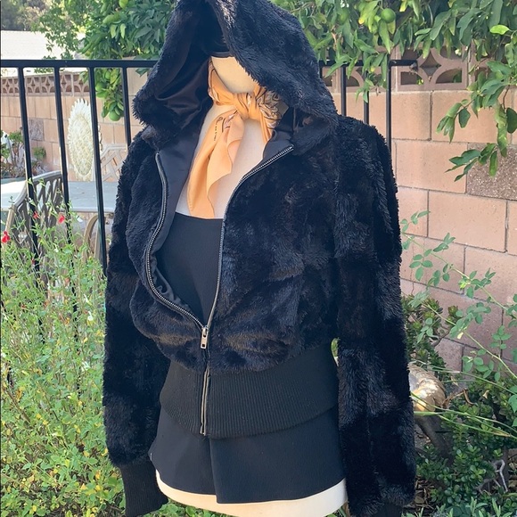 Hooded faux fur bomber jacket by: Ambiance - Picture 13 of 16
